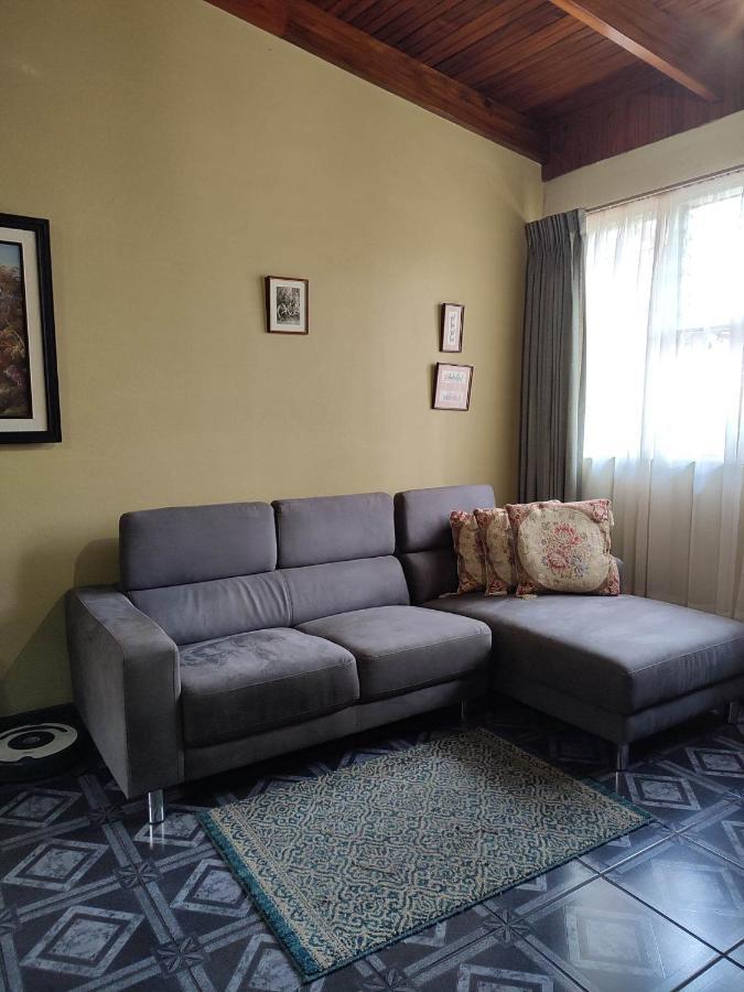 The Cozy Cactus House B&B Cartago Centro English Spoken Exterior foto